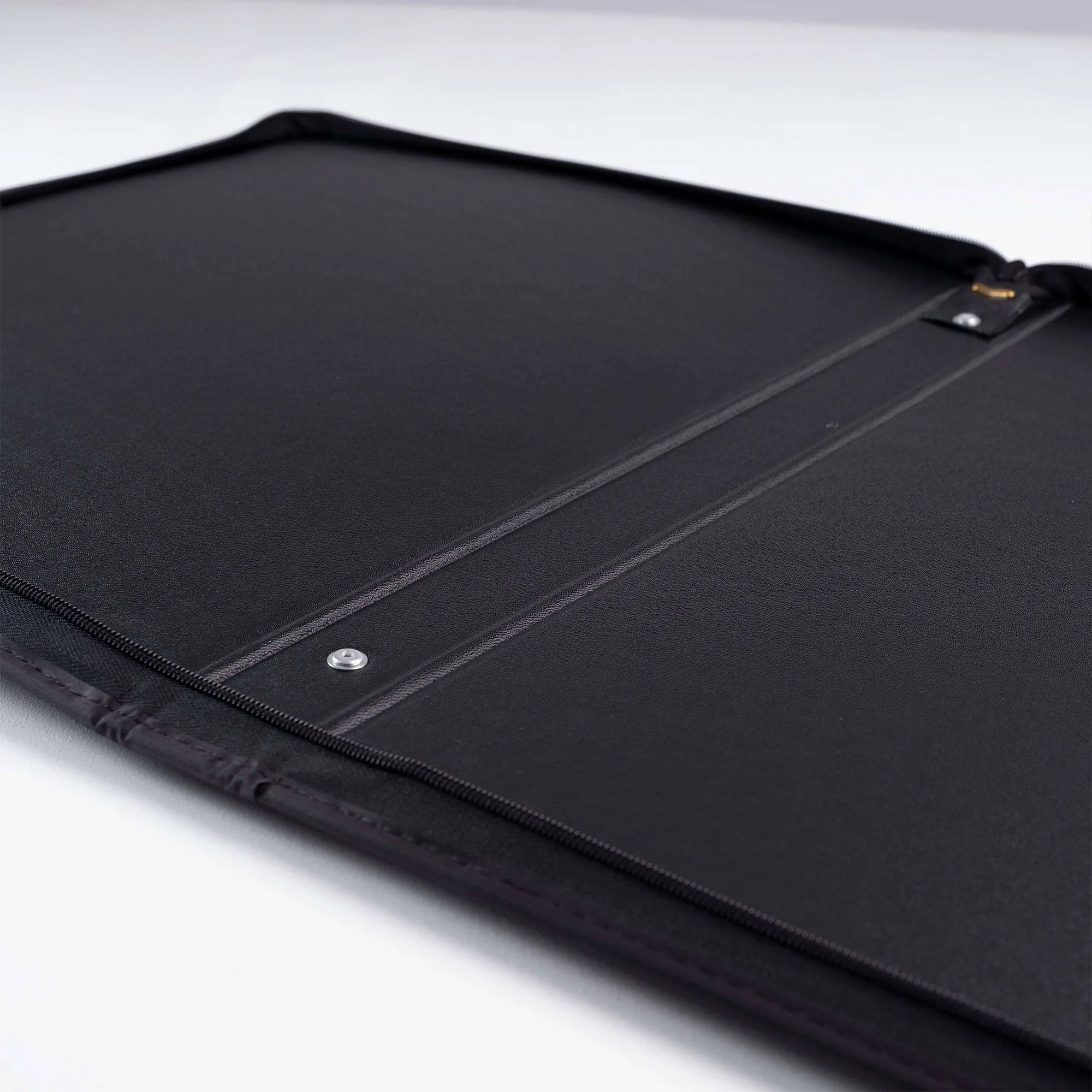 ARTdiscount Folio Carrying Case