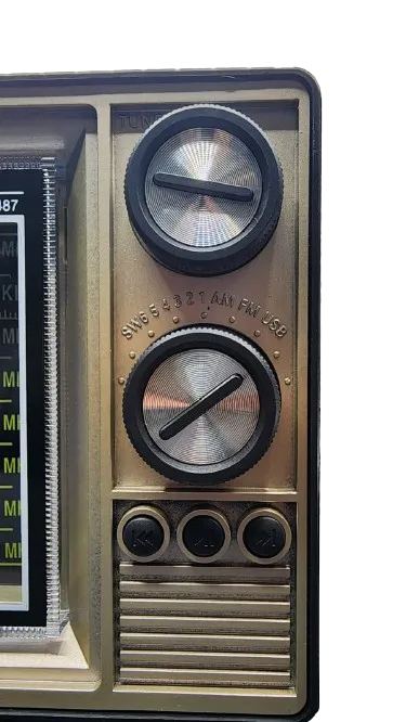 Retro Radio With Bluetooth Speaker